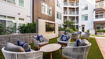 Global Luxury Suites at Reston