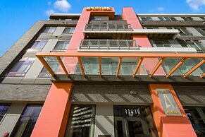 Global Luxury Suites at Reston