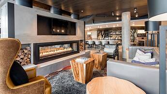 Global Luxury Suites at Reston