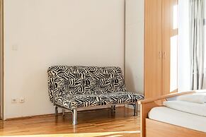 CoLiving 3BR shared Apt. Belvedere