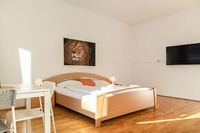 CoLiving 3BR shared Apt. Belvedere