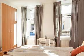 CoLiving 3BR shared Apt. Belvedere