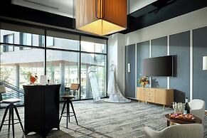 Moxy Boulder University