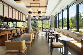 Moxy Boulder University