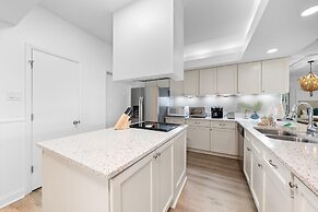 Shipwatch Riverside E204