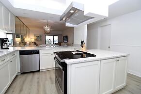 Shipwatch Riverside E204