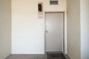 Shipwatch Riverside E204