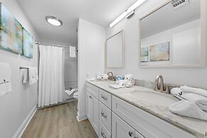 Shipwatch Riverside E204