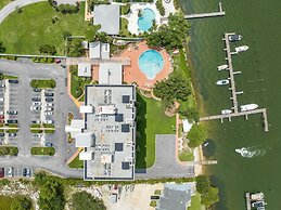 Shipwatch Riverside E204