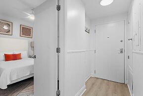 Shipwatch Riverside E204