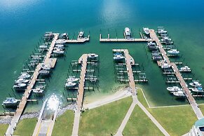 Phoenix on the Bay 1228