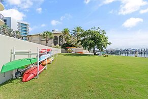 Phoenix on the Bay 1228