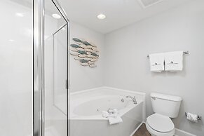 Phoenix on the Bay 1228