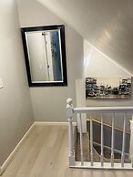 Newly Renovated 2 floor Getaway