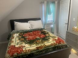 Newly Renovated 2 floor Getaway