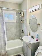 Newly Renovated 2 floor Getaway