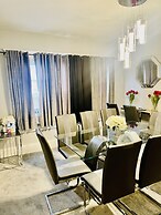 Newly Renovated 2 floor Getaway