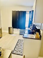 Newly Renovated 2 floor Getaway