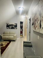 Newly Renovated 2 floor Getaway