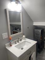 Newly Renovated 2 floor Getaway