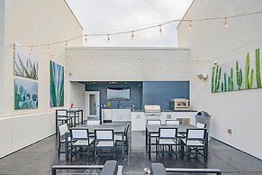 Minutes from Kierland King Bed Lux Pool with View - S433