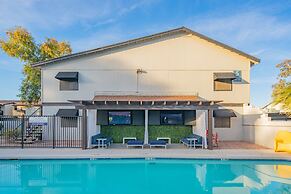 Bliss at Mezzo Pad -Walk to Dine and Shop and Golf-C254