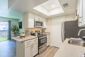 Bliss at Mezzo Pad -Walk to Dine and Shop and Golf-C254