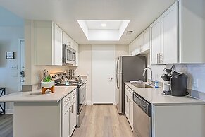 Bliss at Mezzo Pad -Walk to Dine and Shop and Golf-C254