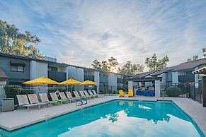 Bliss at Mezzo Pad -Walk to Dine and Shop and Golf-C254