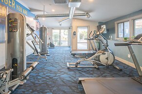 Bliss at Mezzo Pad -Walk to Dine and Shop and Golf-C254