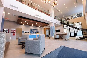 Holiday Inn Express Long Island City E New York by IHG