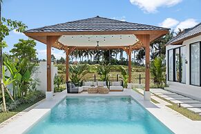 Marbella Villa by Betterplace