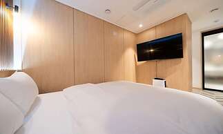 Pocheon LUA PREMIUM Drive-In Hotel