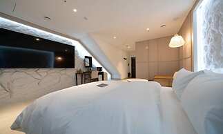 Pocheon LUA PREMIUM Drive-In Hotel