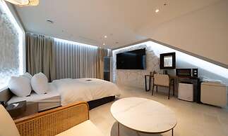 Pocheon LUA PREMIUM Drive-In Hotel