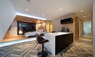 Pocheon LUA PREMIUM Drive-In Hotel