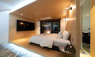 Pocheon LUA PREMIUM Drive-In Hotel