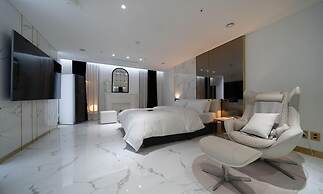 Pocheon LUA PREMIUM Drive-In Hotel