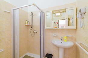 Villa Marzia with garden and near the sea