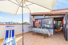 Villa Marzia with garden and near the sea