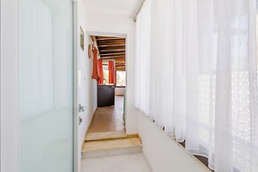 Villa Marzia with garden and near the sea