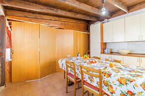 Villa Marzia with garden and near the sea