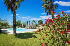Villa El Capitano with garden and pool