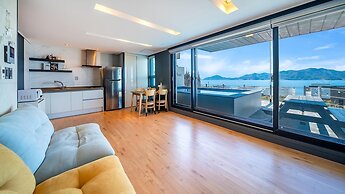 Namhae Byeol Grigo Namhae Pension