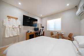 Mono Hotel