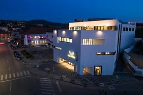 AQUAREL health & spa center