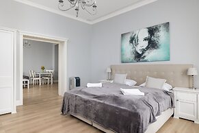 Luxury Apartment in Szczecin by Renters