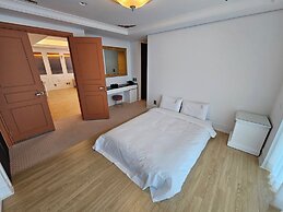 W Residence Hotel Centum City