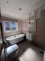1 Regent Square