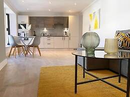 Modern Stylish 2 bedroom 2 Bath Apts.